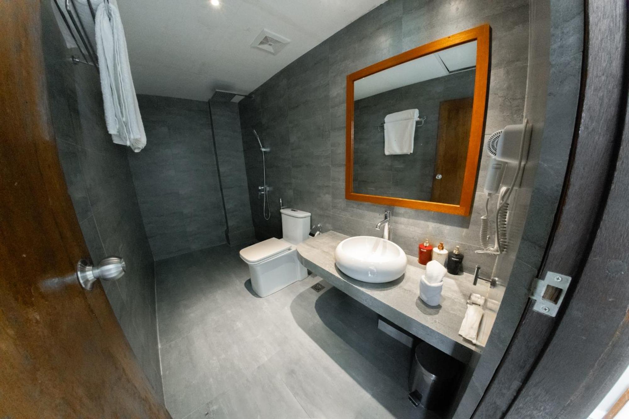 Heron Beach Hotel - The Best Maldivian Getaway In Dhiffushi,Maldives Quarto foto