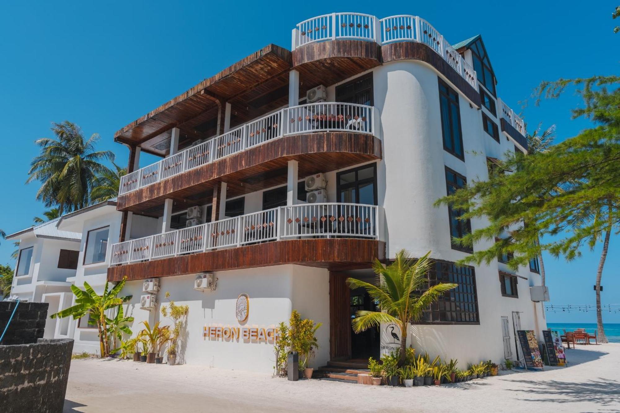 Heron Beach Hotel - The Best Maldivian Getaway In Dhiffushi,Maldives Exterior foto